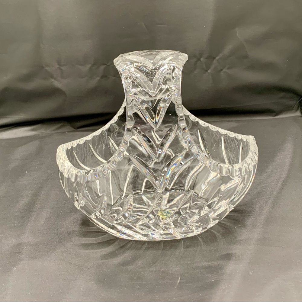 Vintage crystal cut 24% lead basket with handle trinket candy dish